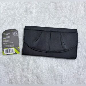 Travelon Black Wallet ✈️